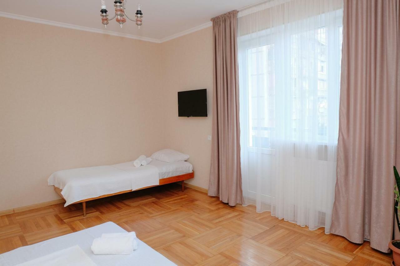 Keti&Tatia Sisters Apartment - Near Old And Central Tbilisi Exterior photo
